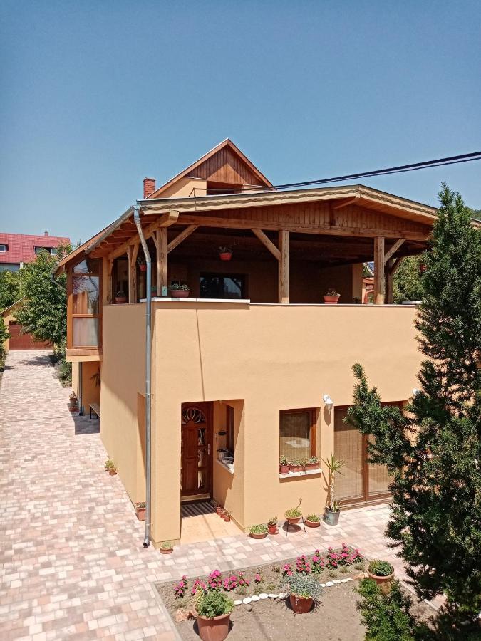 Jazmin-Szieszta Apartmanhaz Balatonfuered 外观 照片